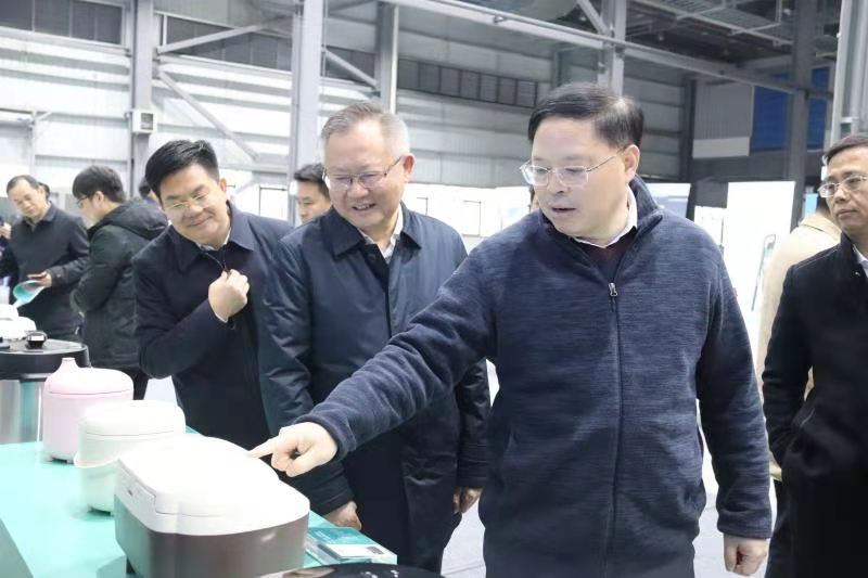 湖南省委常委、省委秘書長(zhǎng)張劍飛一行來zoty中欧体育官方网站調(diào)研